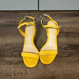 Gianni Bini heels. Bows on heel strap can be removed. Size 8.5